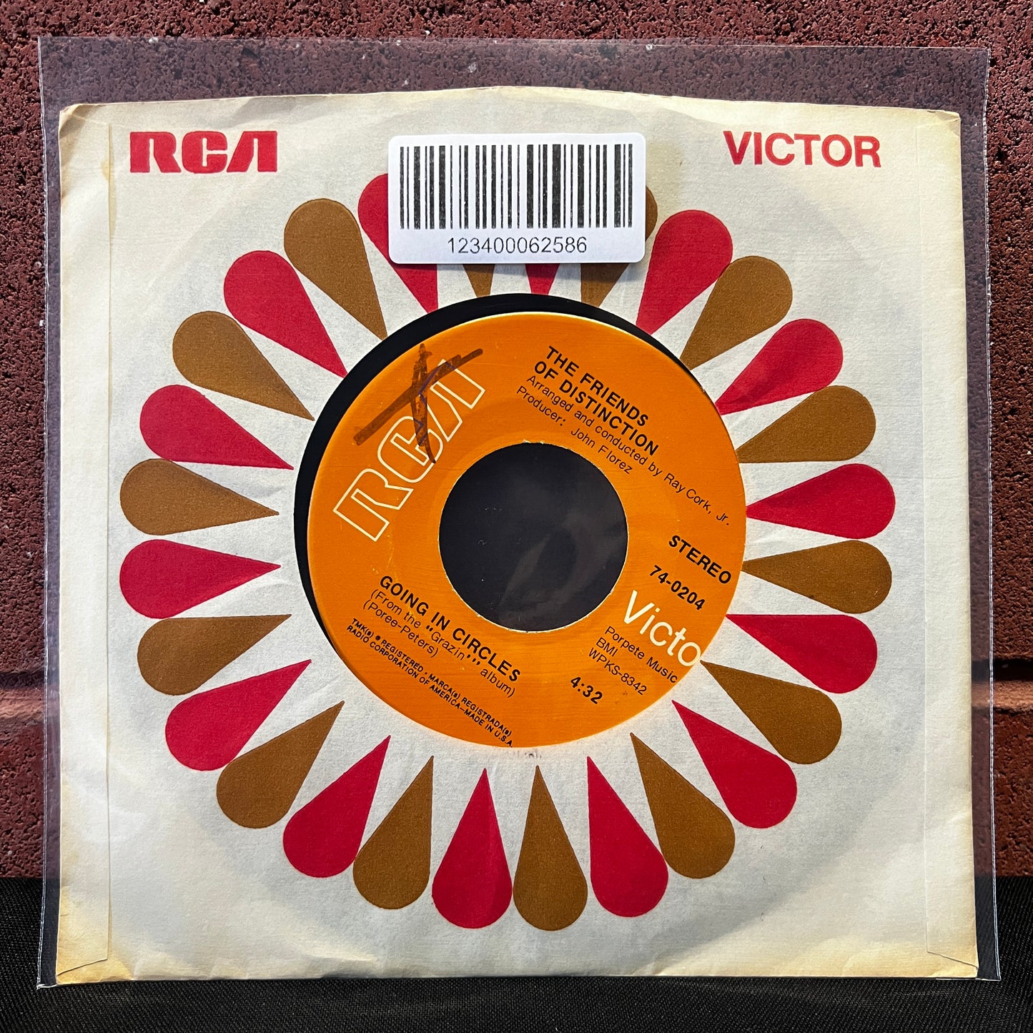 Used Vinyl: Friends of Distinction "Let Yourself Go / Going in Circles" 7"