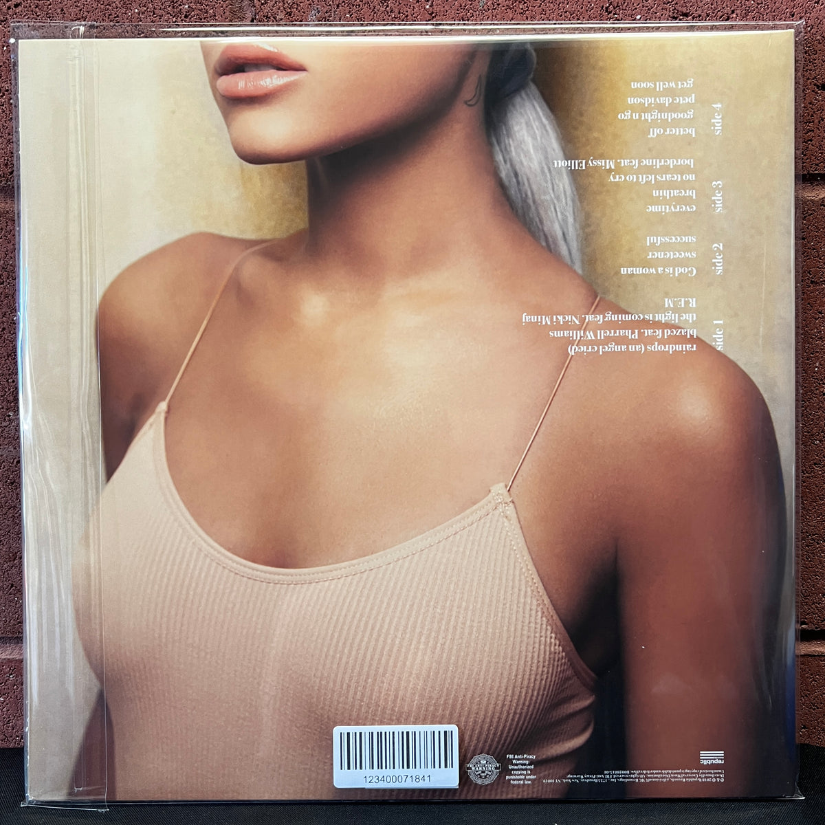 Used Vinyl: Ariana Grande "Sweetener" 2xLP (2019 - Peach Marble Vinyl)