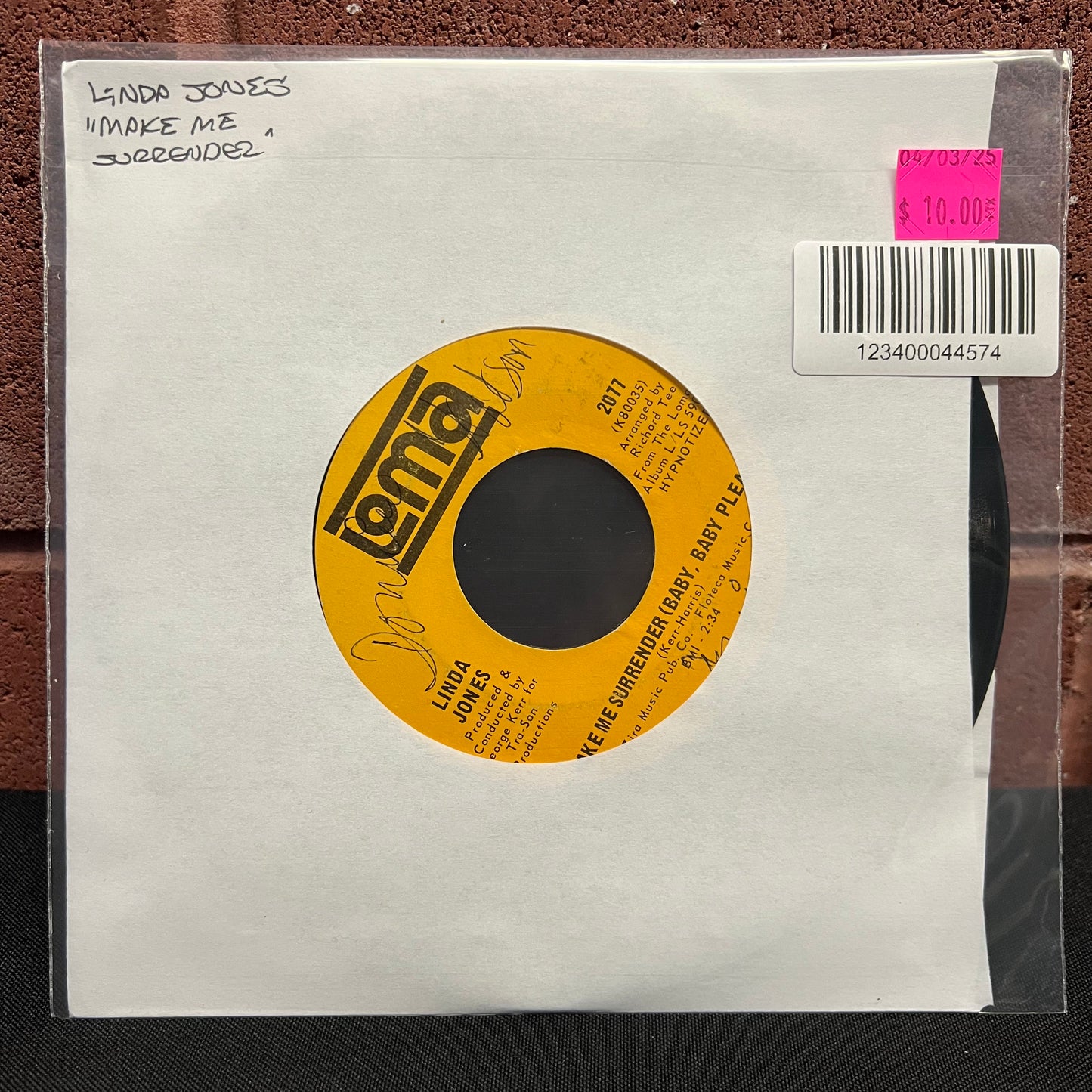 Used Vinyl: Linda Jones "Make Me Surrender (Baby, Baby Please)" 7"