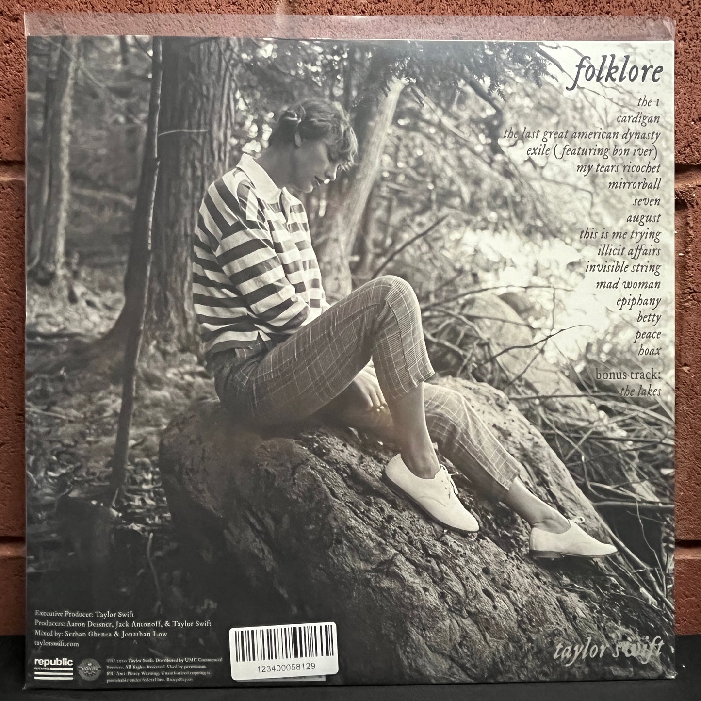 Used Vinyl: Taylor Swift "Folklore" 2xLP (Target Exclusive Red vinyl, alternate artwork)