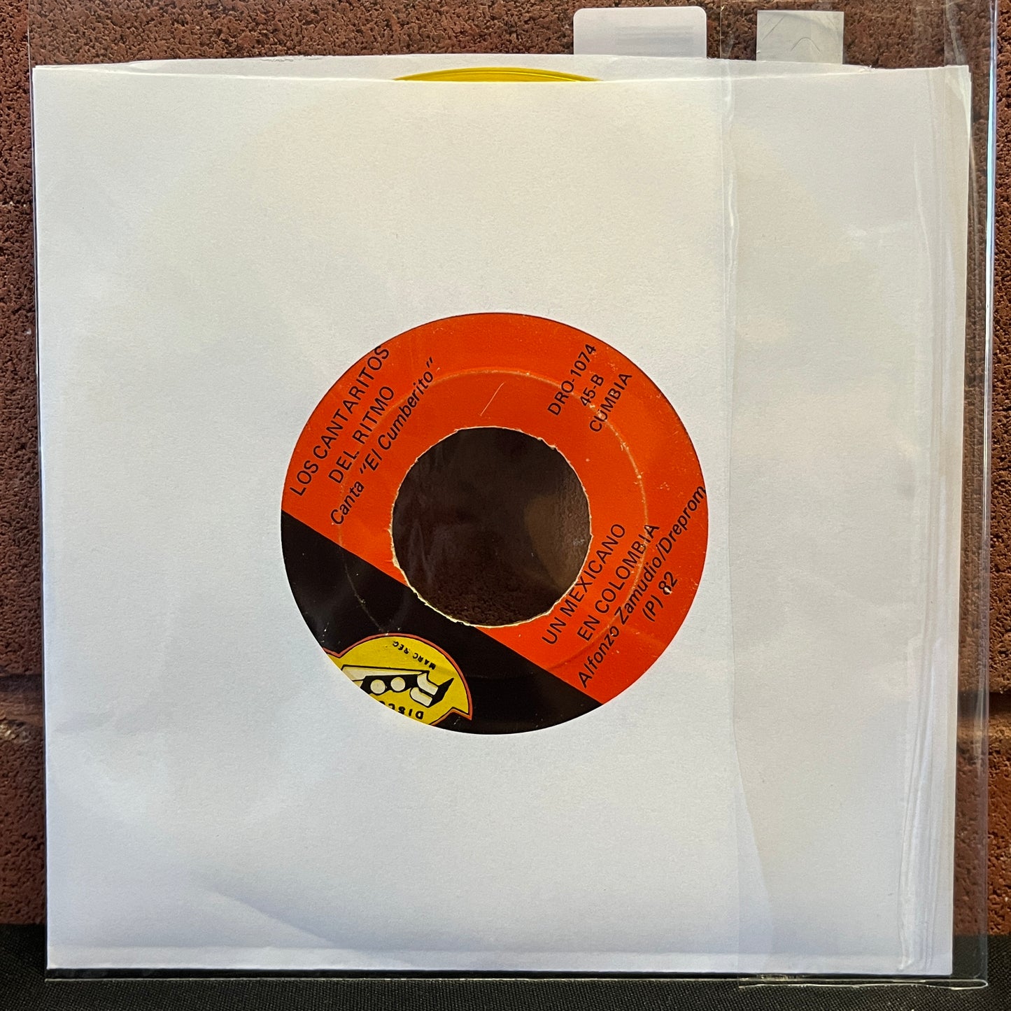 Used Vinyl: Silverio Curiel / Los Cantaritos Del Ritmo "2a Del Niño Y La Cumbia / El Niño Y La Navidad" 7" (Yellow Vinyl)