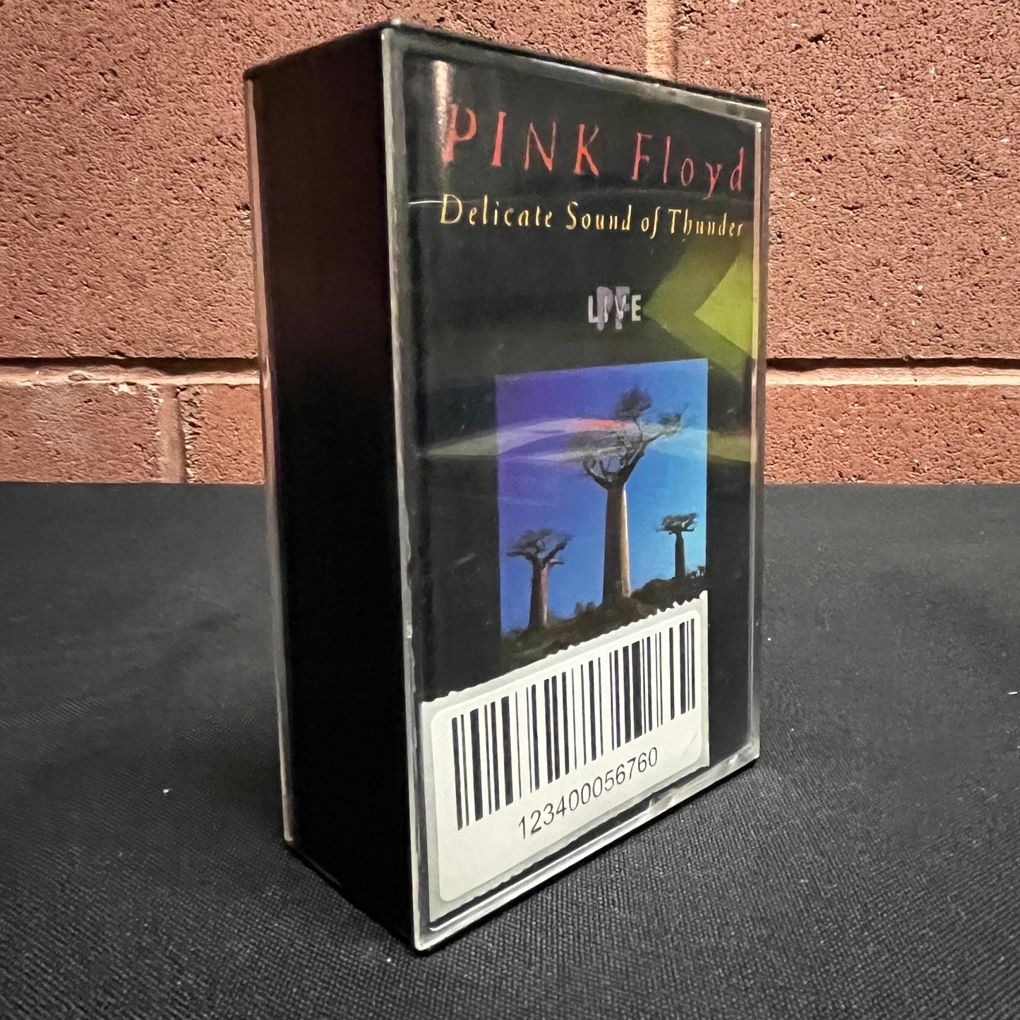 Used Cassette: Pink Floyd "Delicate Sound Of Thunder" 2xTape (Australian Press)