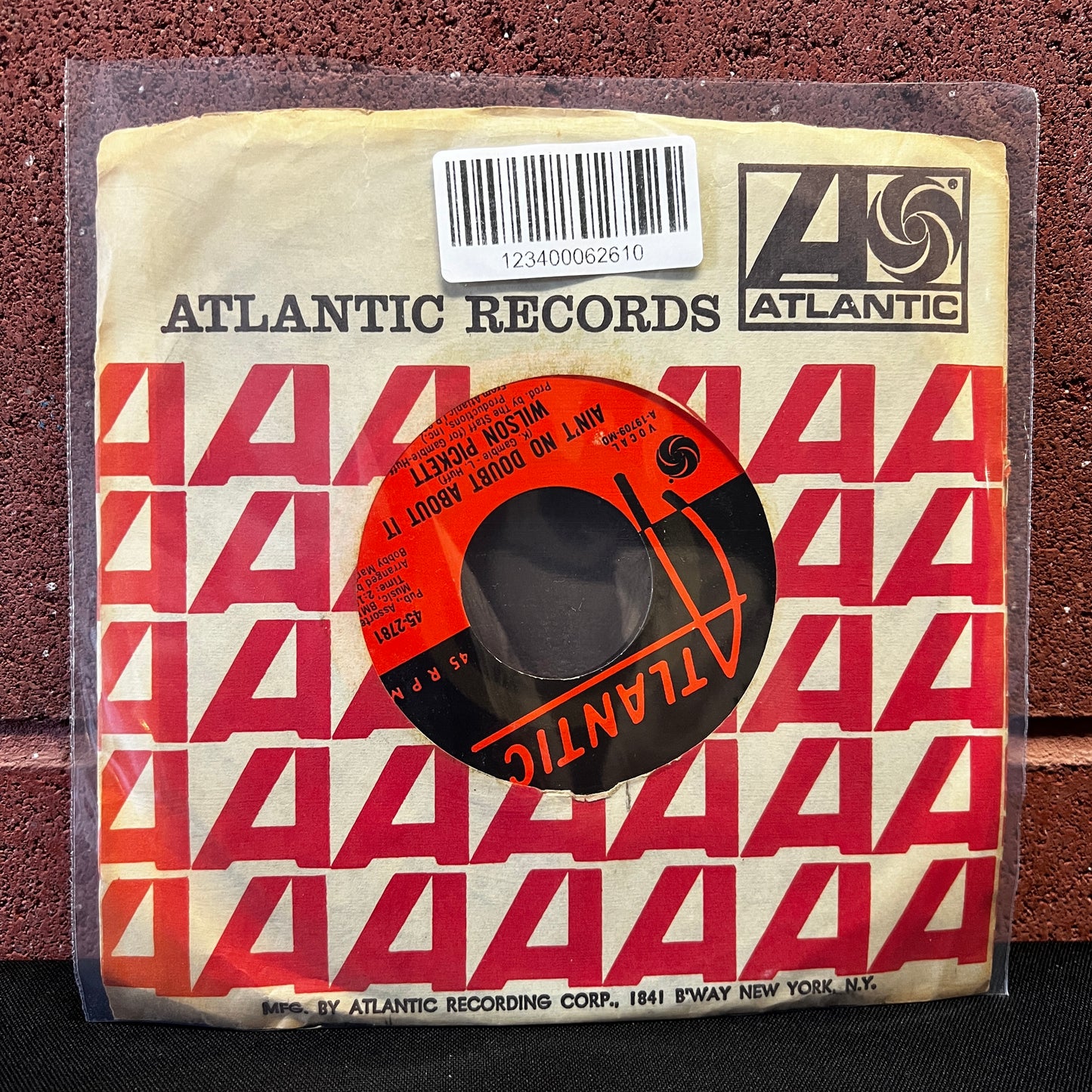 Used Vinyl: Wilson Pickett "Don't Let The Green Grass Fool You" 7"