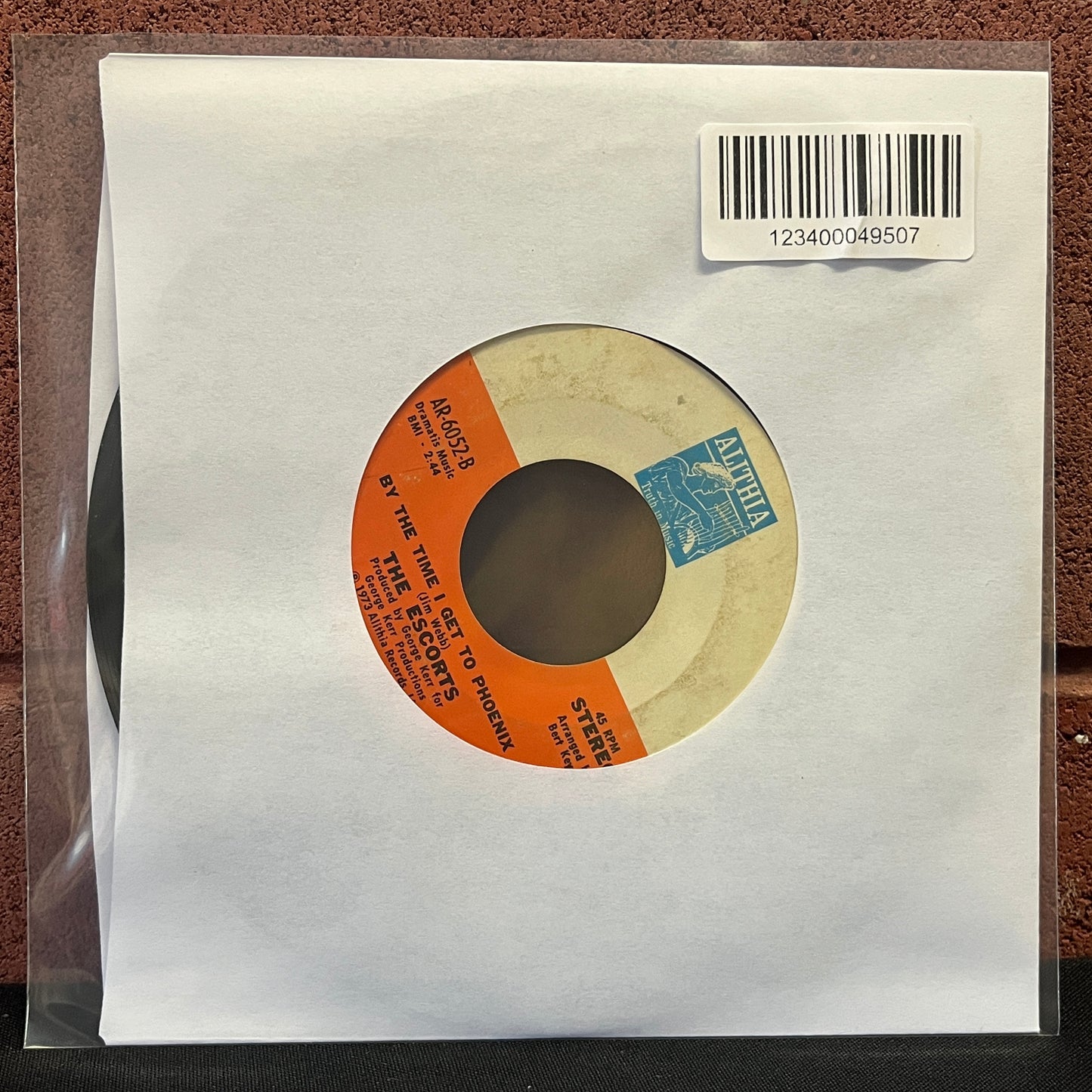 Used Vinyl: Escorts "Look Over Your Shoulder" 7"