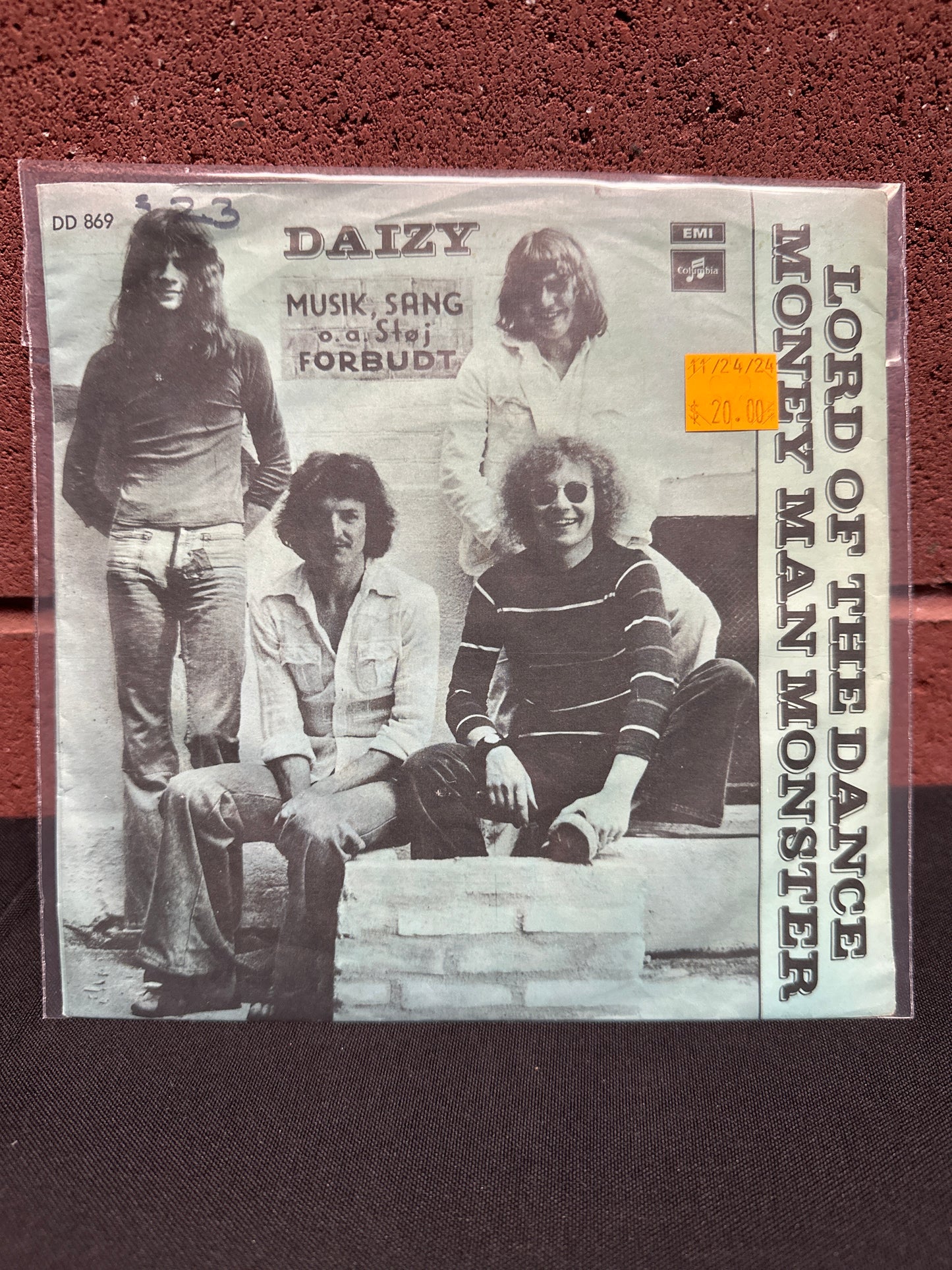 Used Vinyl:  Daisy ”Lord Of The Dance” 7"