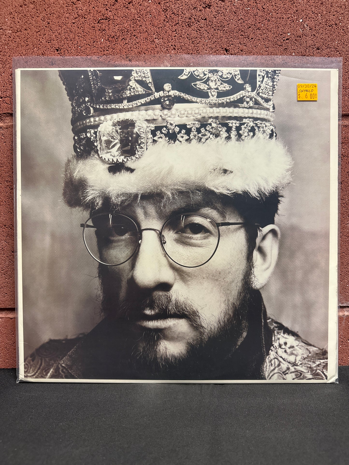 Used Vinyl:  Elvis Costello Featuring The Attractions And The Confederates ”King Of America” LP