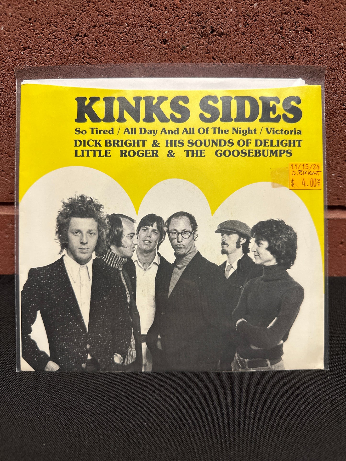 Used Vinyl:  Dick Bright And His Sounds Of Delight Orchestra With Little Roger / Little Roger & The Goosebumps ”Kinks Sides” 7"