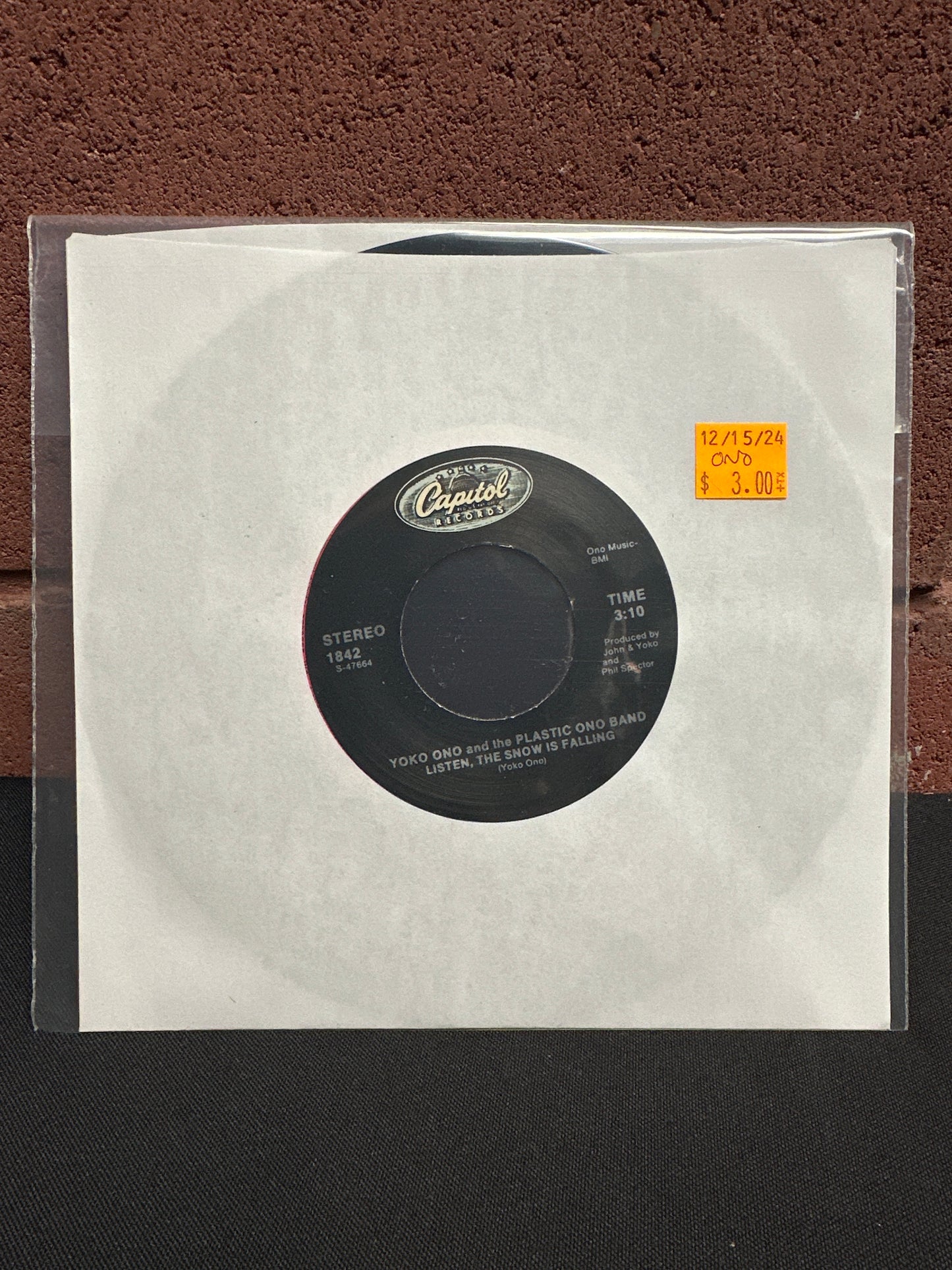 Used Vinyl:  John Lennon & Yoko Ono & The Plastic Ono Band With The Harlem Community Choir ”Happy Xmas (War Is Over)” 7"