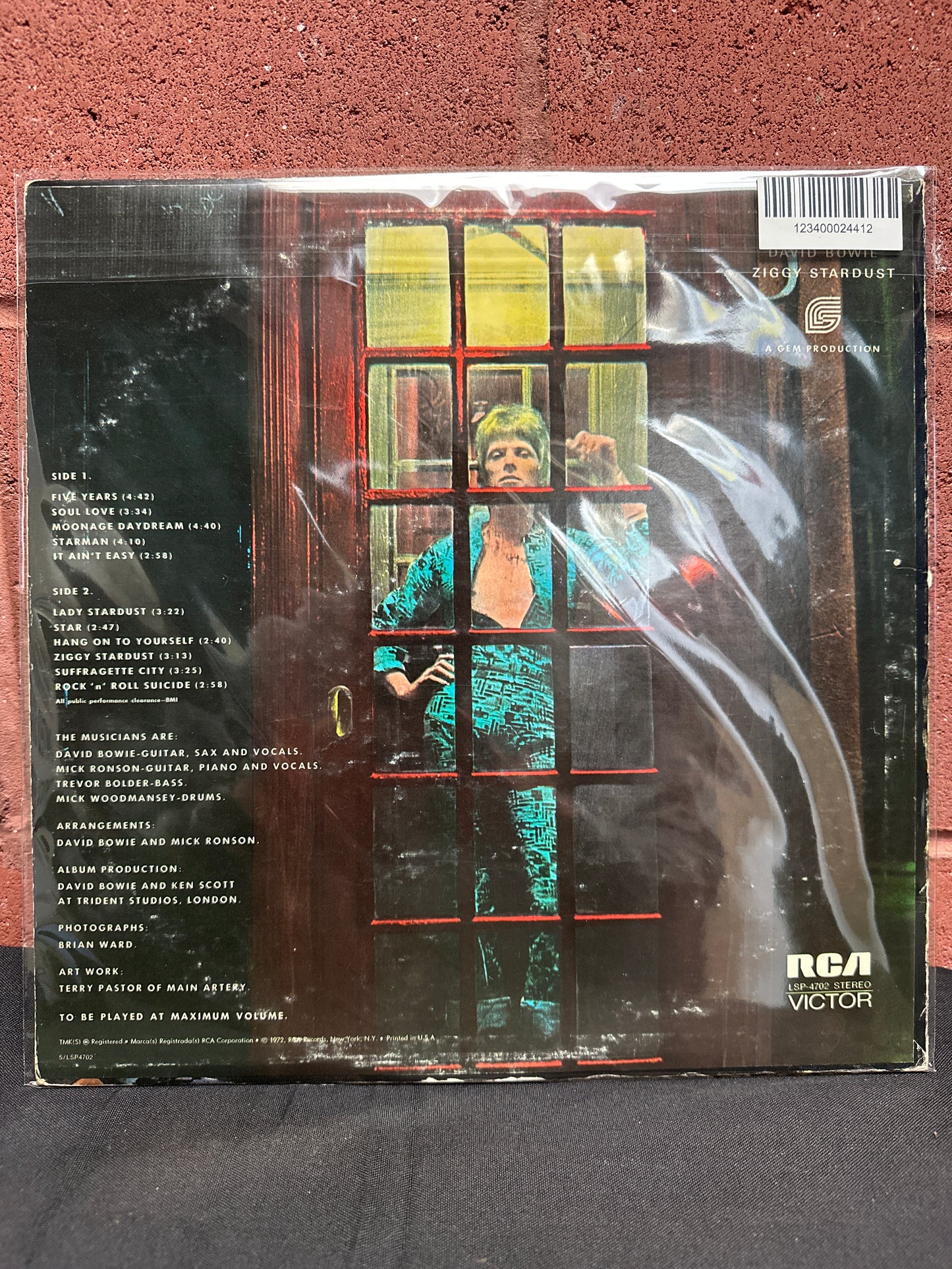 Used Vinyl:  David Bowie ”The Rise And Fall Of Ziggy Stardust And The Spiders From Mars” LP