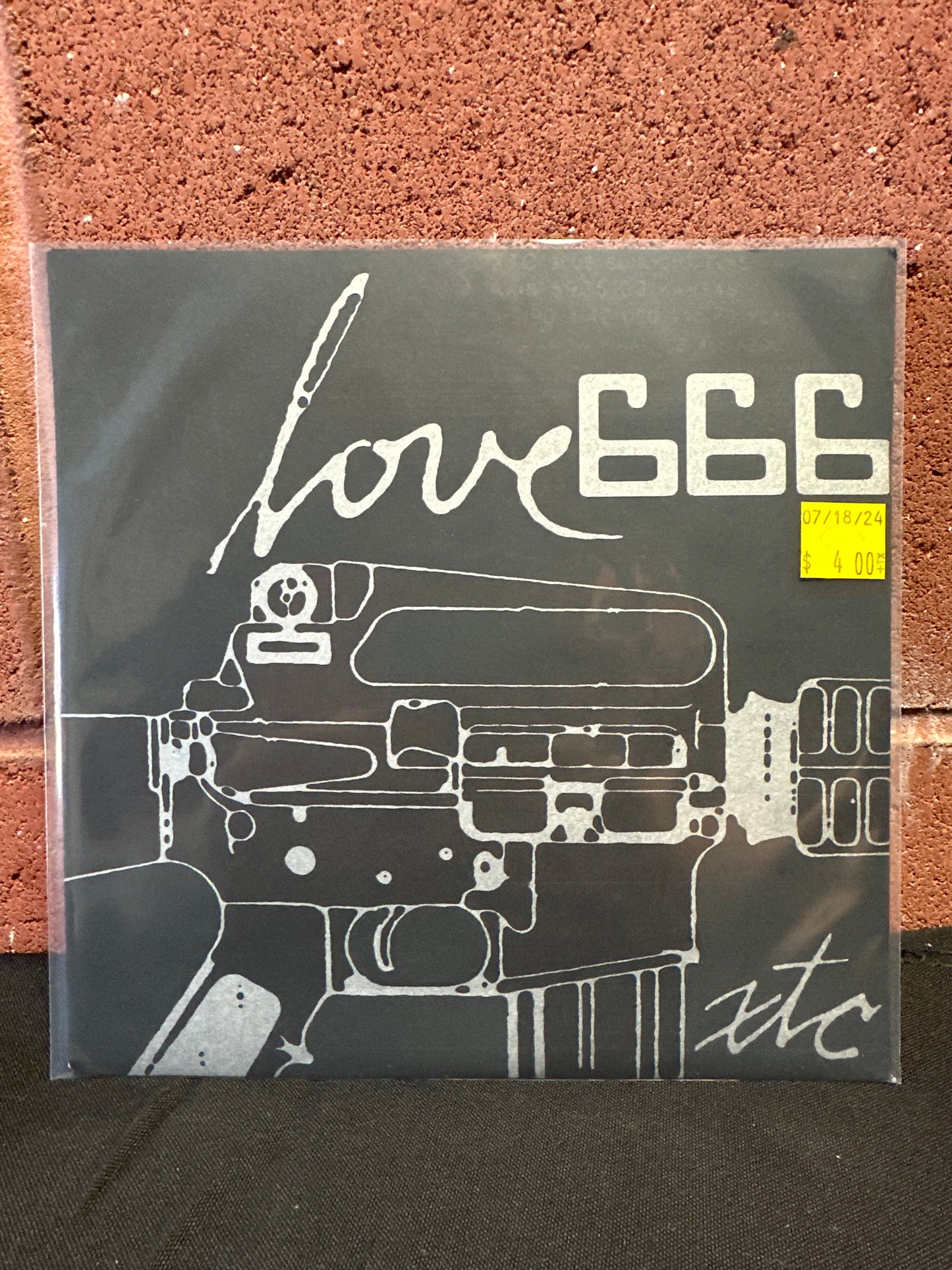 Used Vinyl:  Love 666 ”XTC” 7"