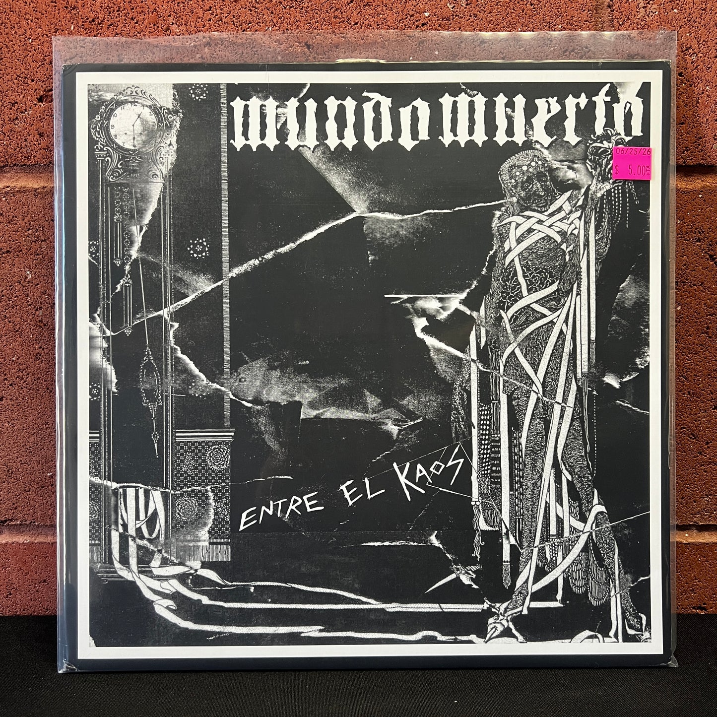 Used Vinyl: Mundo Muerto ‎"Entre El Kaos" LP (2012 German Press)