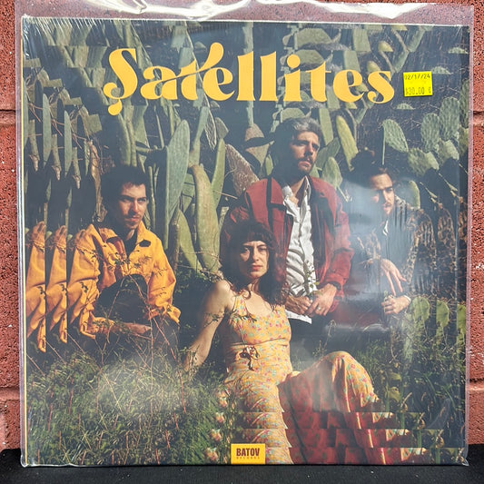 Used Vinyl:  Satellites ”Şatellites” LP