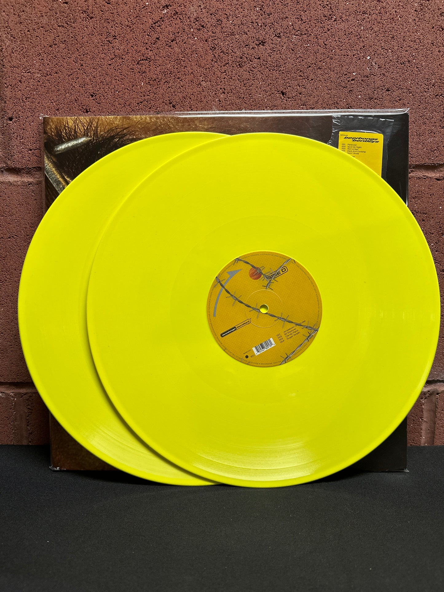 Used Vinyl:  Post Malone ”Beerbongs & Bentleys” 2xLP (Yellow vinyl)