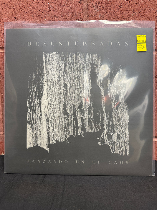 Used Vinyl:  Desenterradas ”Danzando En El Caos” LP (White vinyl)