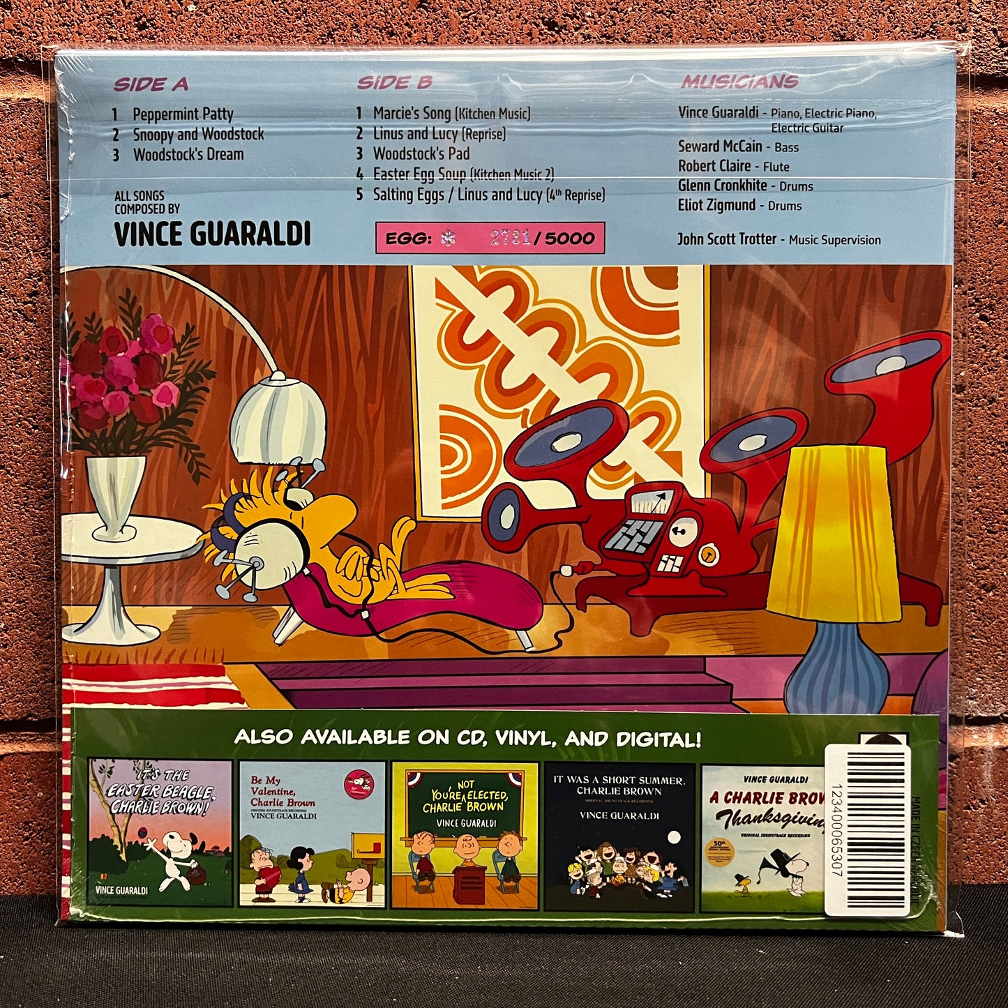 Used Vinyl: Vince Guaraldi "It's The Easter Beagle, Charlie Brown! (Selections From The Original Soundtrack)" 10" (2025 Press - Easter Egg Surprise Color Vinyl - Sealed)