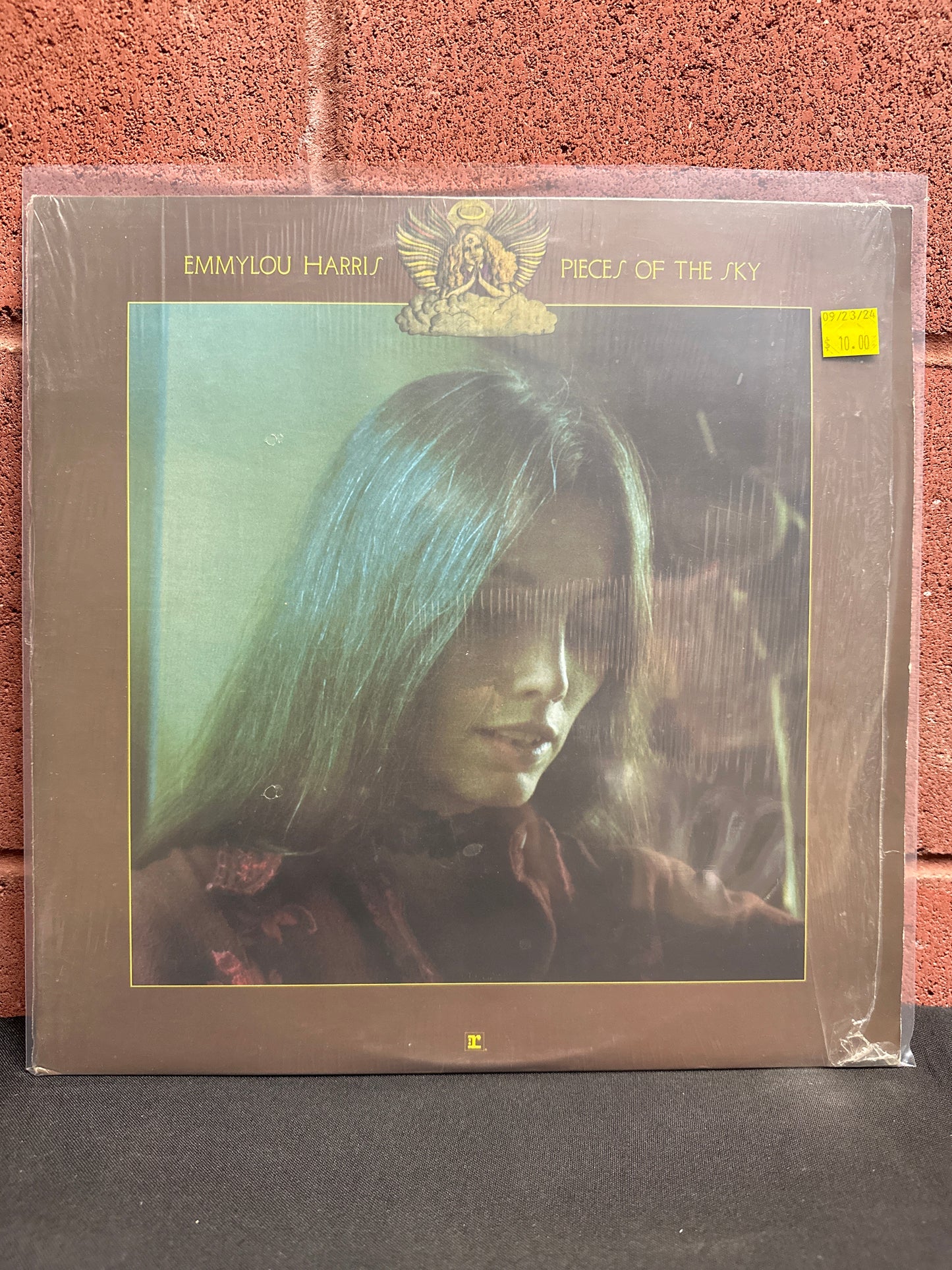 Used Vinyl:  Emmylou Harris ”Pieces Of The Sky” LP