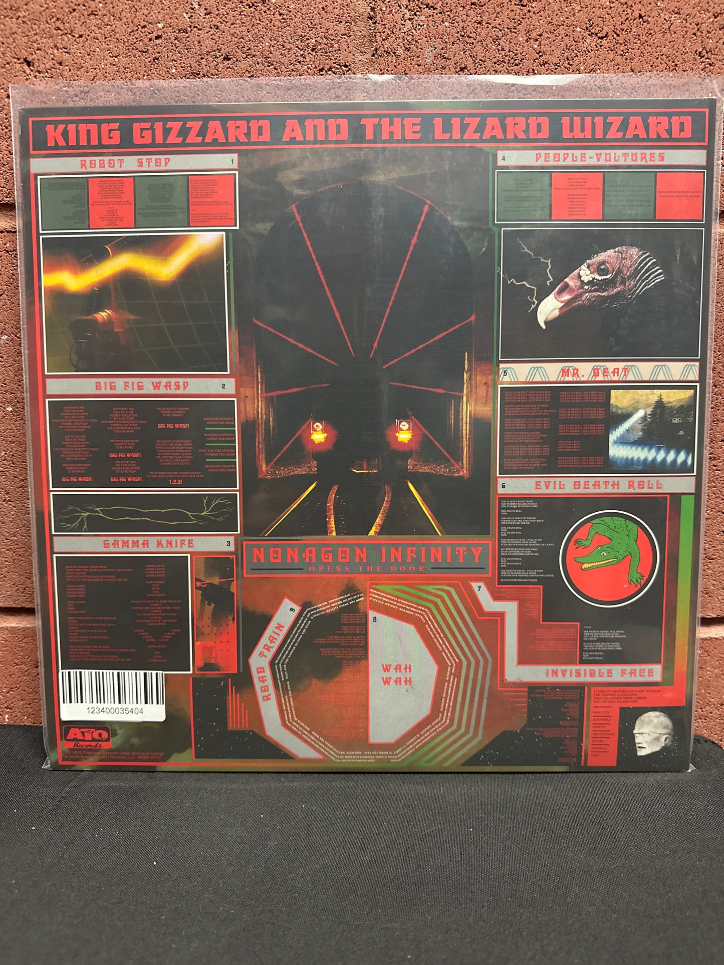 Used Vinyl:  King Gizzard And The Lizard Wizard ”Nonagon Infinity ” LP (Green with black splatter vinyl)