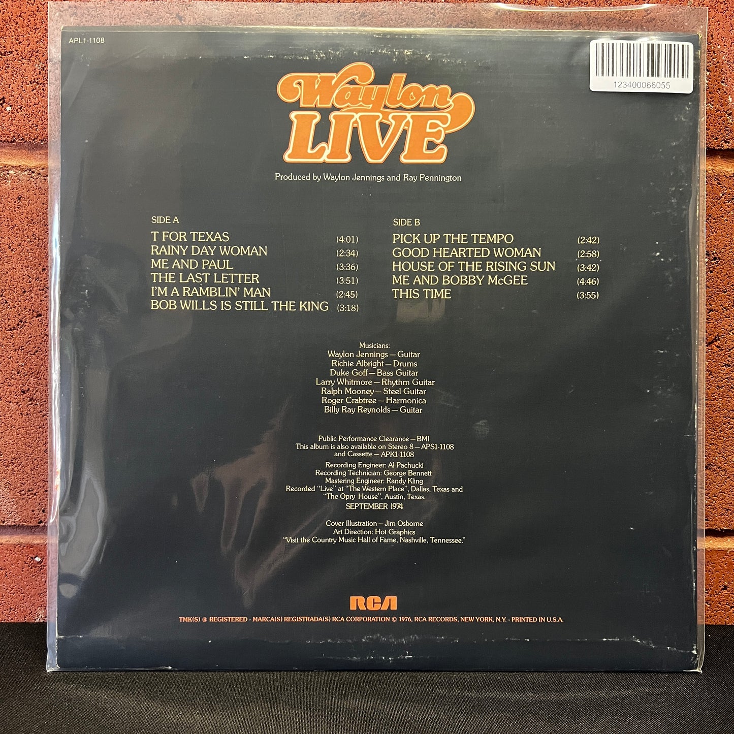 Used Vinyl: Waylon Jennings "Live" LP (1978 Press)