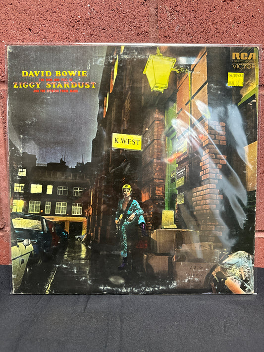 Used Vinyl:  David Bowie ”The Rise And Fall Of Ziggy Stardust And The Spiders From Mars” LP