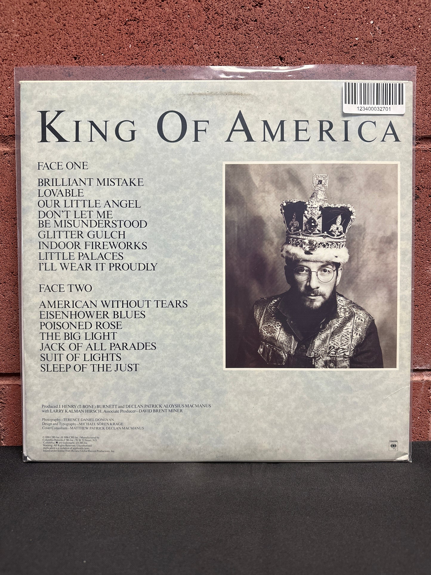 Used Vinyl:  Elvis Costello Featuring The Attractions And The Confederates ”King Of America” LP