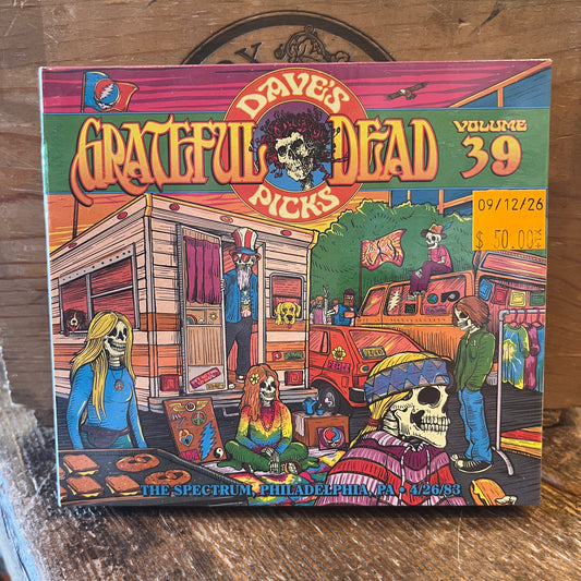 Used CD: Grateful Dead "Dave's Picks, Volume 39 (The Spectrum, Philadelphia, PA 4/26/83)" 3xCD Set (2021 Press - Sealed)