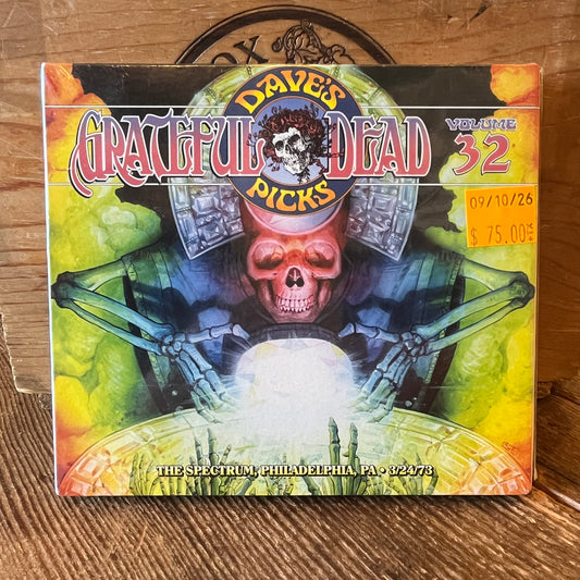 Used CD: Grateful Dead "Dave's Picks, Volume 32 (The Spectrum, Philadelphia, PA 3/24/73)" 3xCD Set (2019 Press - Sealed)