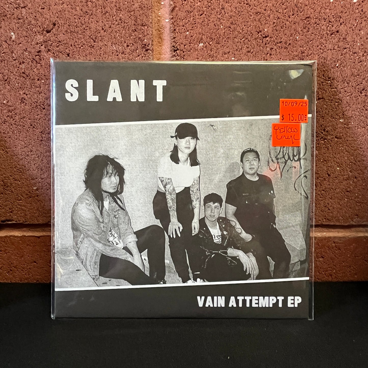 Used Vinyl: Slant "Vain Attempt" 7" (Yelllow Vinyl)