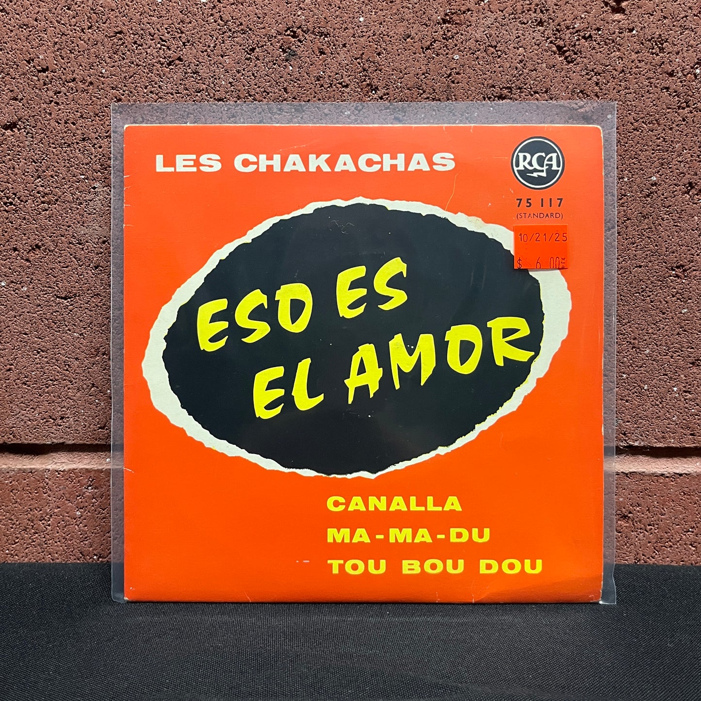 Used Vinyl: Les Chakachas "Eso Es El Amor" 7" (French pressing)