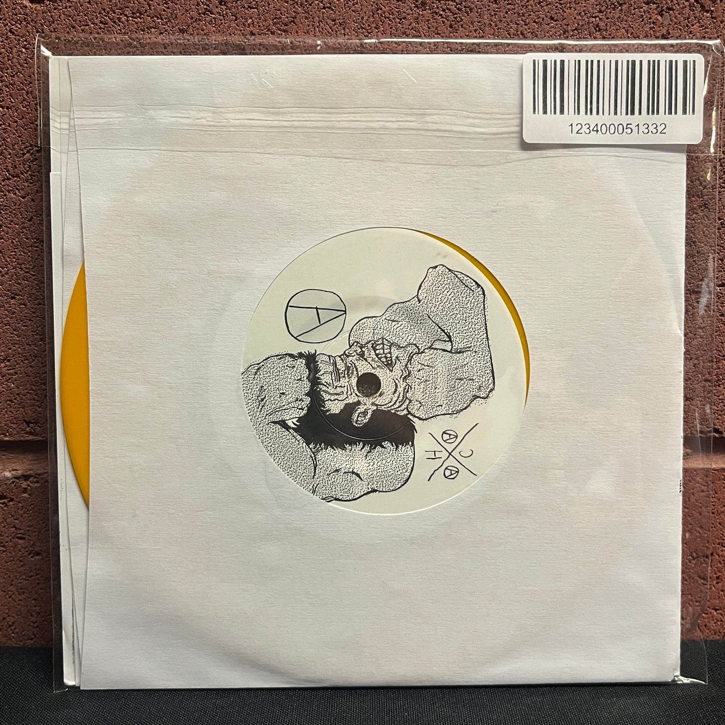 Used Vinyl: Alambrada "Muerte Preventiva" 7" (Yellow Vinyl)