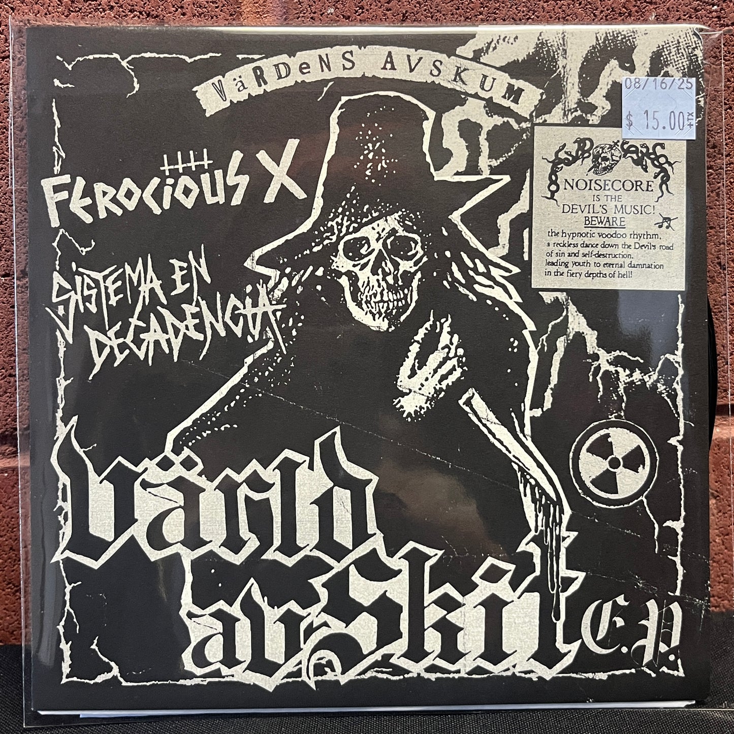 Used Vinyl: Ferocious X / Sistema En Decadencia "Värld Av Skit E.P." 7"