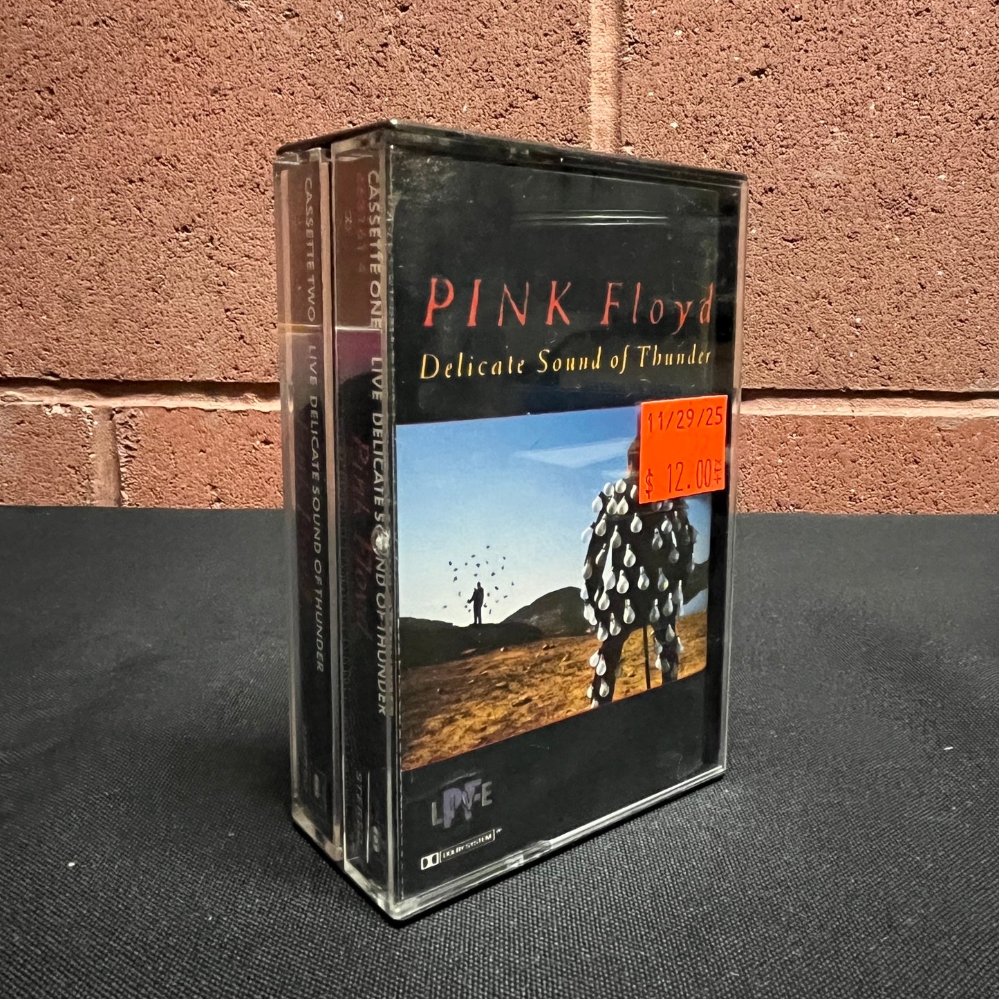 Used Cassette: Pink Floyd "Delicate Sound Of Thunder" 2xTape (Australian Press)