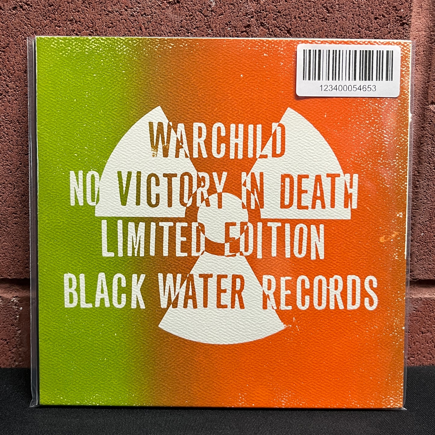 Used Vinyl: Warchild "No Vicotry In Death" 7" (Orange Vinyl - Screen Printed Sleeve)