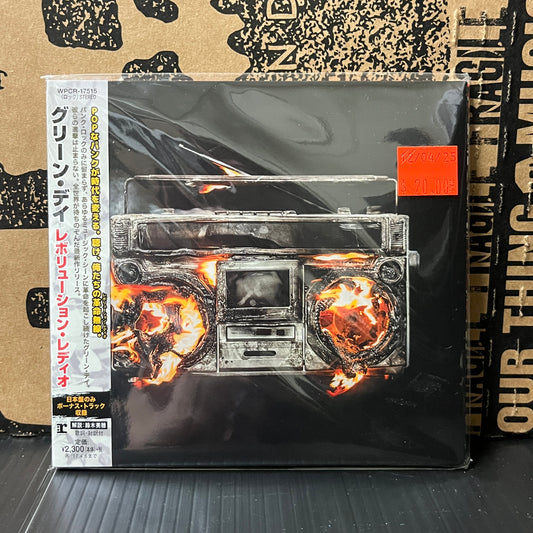Used CD: Green Day "Revolution Radio" CD (2016 Japanese Press w/ Bonus Track)