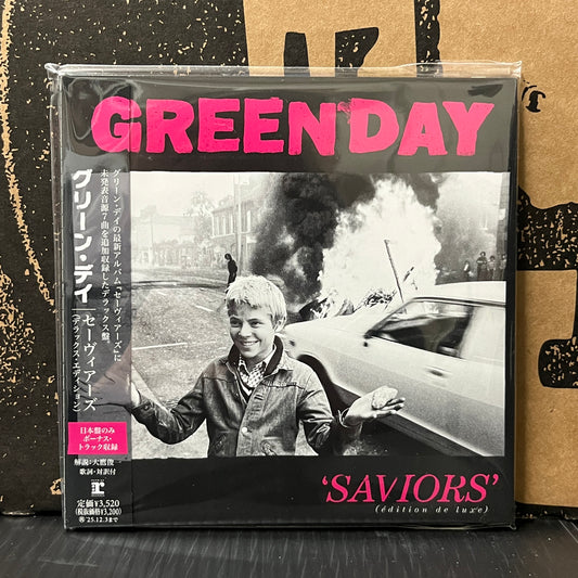 Used CD: Green Day "Saviors (Edition De Luxe)" CD (2025 Japanese Press w/ Bonus Track)