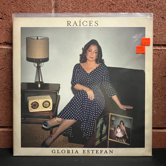 Used Vinyl: Gloria Estefan "Raices" 2xLP (Aqua Marble Vinyl)