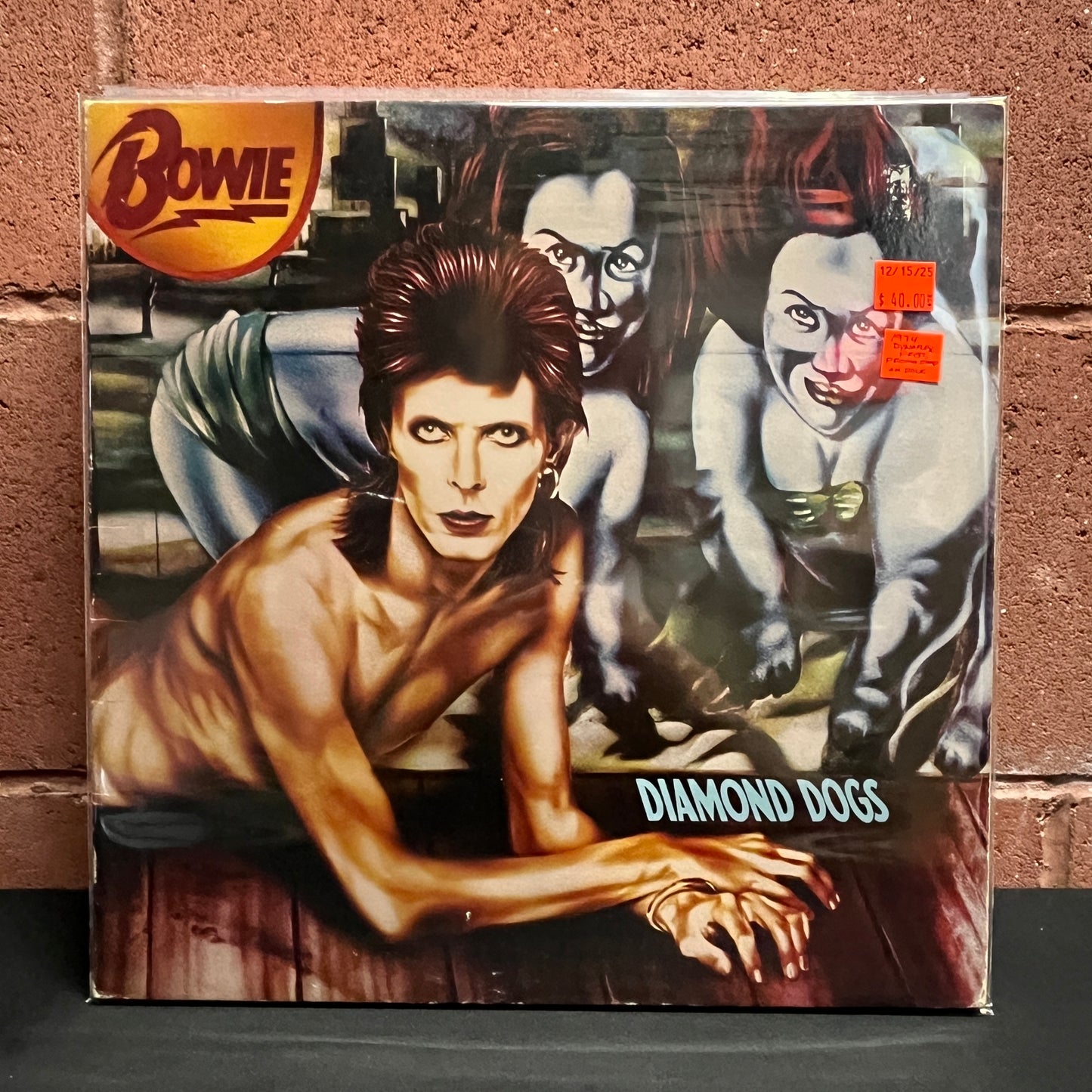 Used Vinyl: David Bowie "Diamond Dogs" LP (1974 US Dynaflex pressing, promo stamp on sleeve)