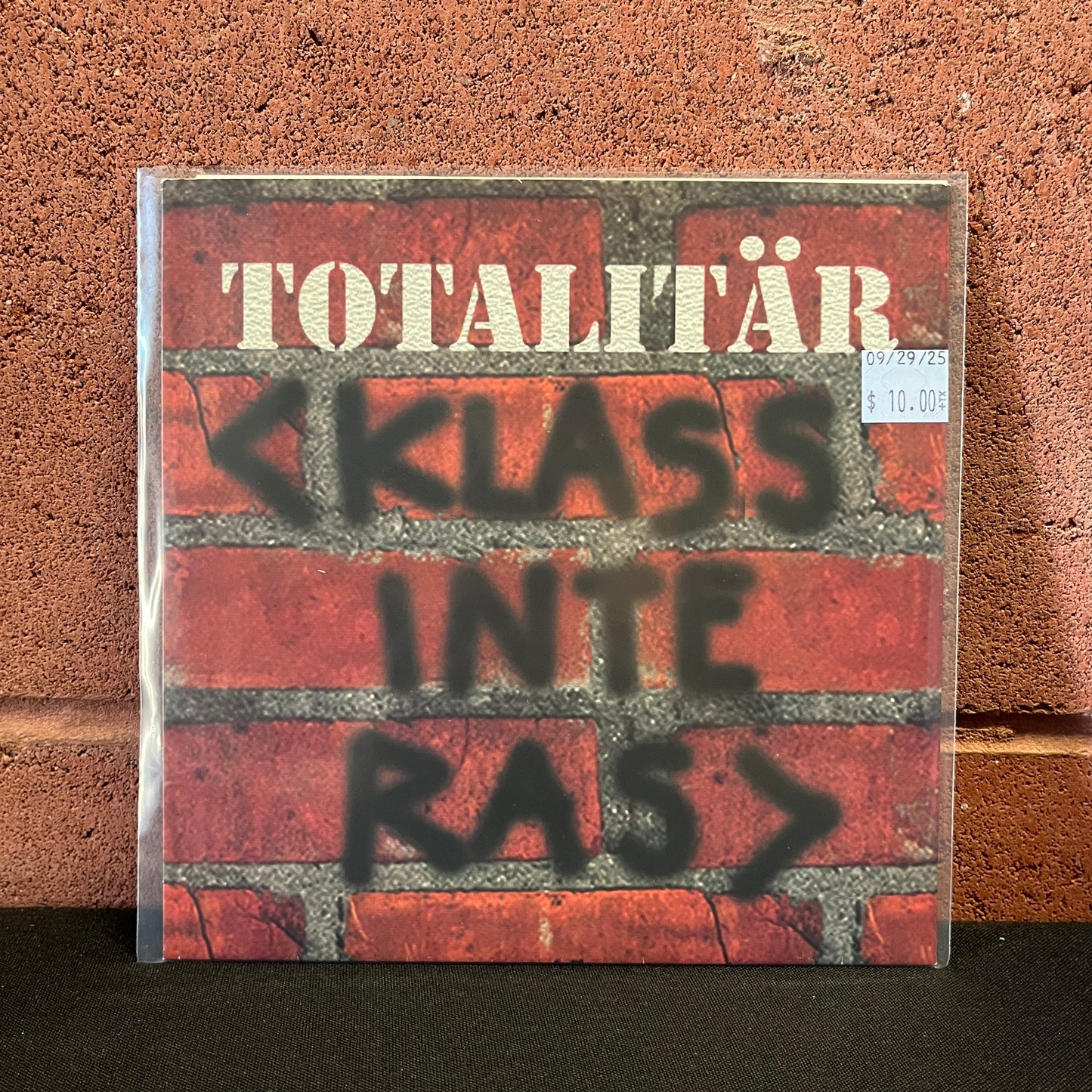 Used Vinyl: Totalitar ‎"Klass Inte Ras" 7"