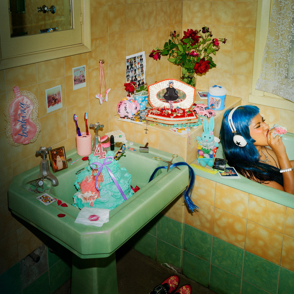 PRE-ORDER: Ecca Vandal "LOOKING FOR PEOPLE TO UNFOLLOW" CD